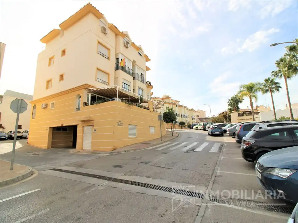 Vista exterior de Piso en venta en Coín con Aire acondicionado