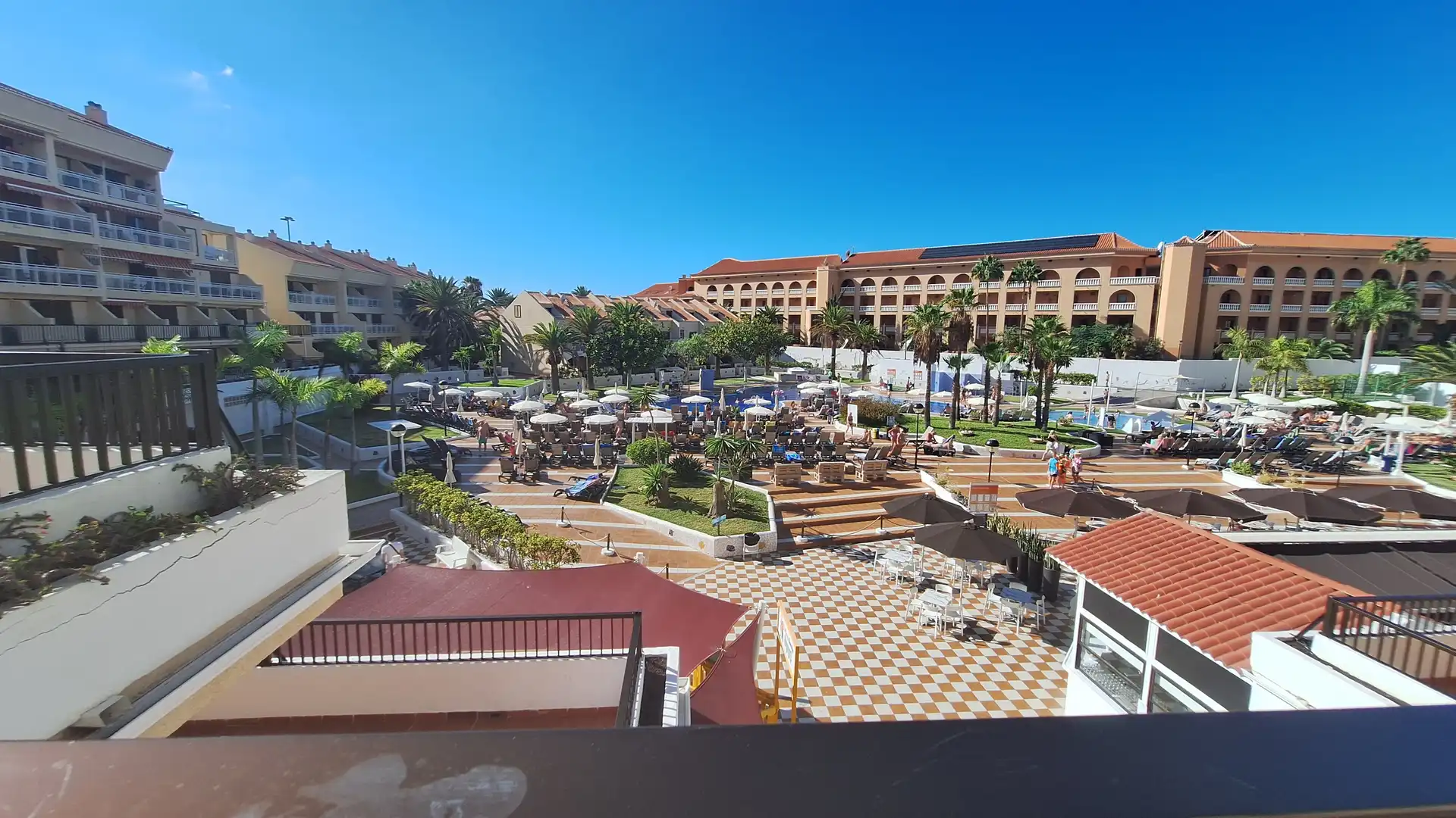 Vista exterior de Piso en venta en Arona con Aire acondicionado, Jardín privado y Terraza