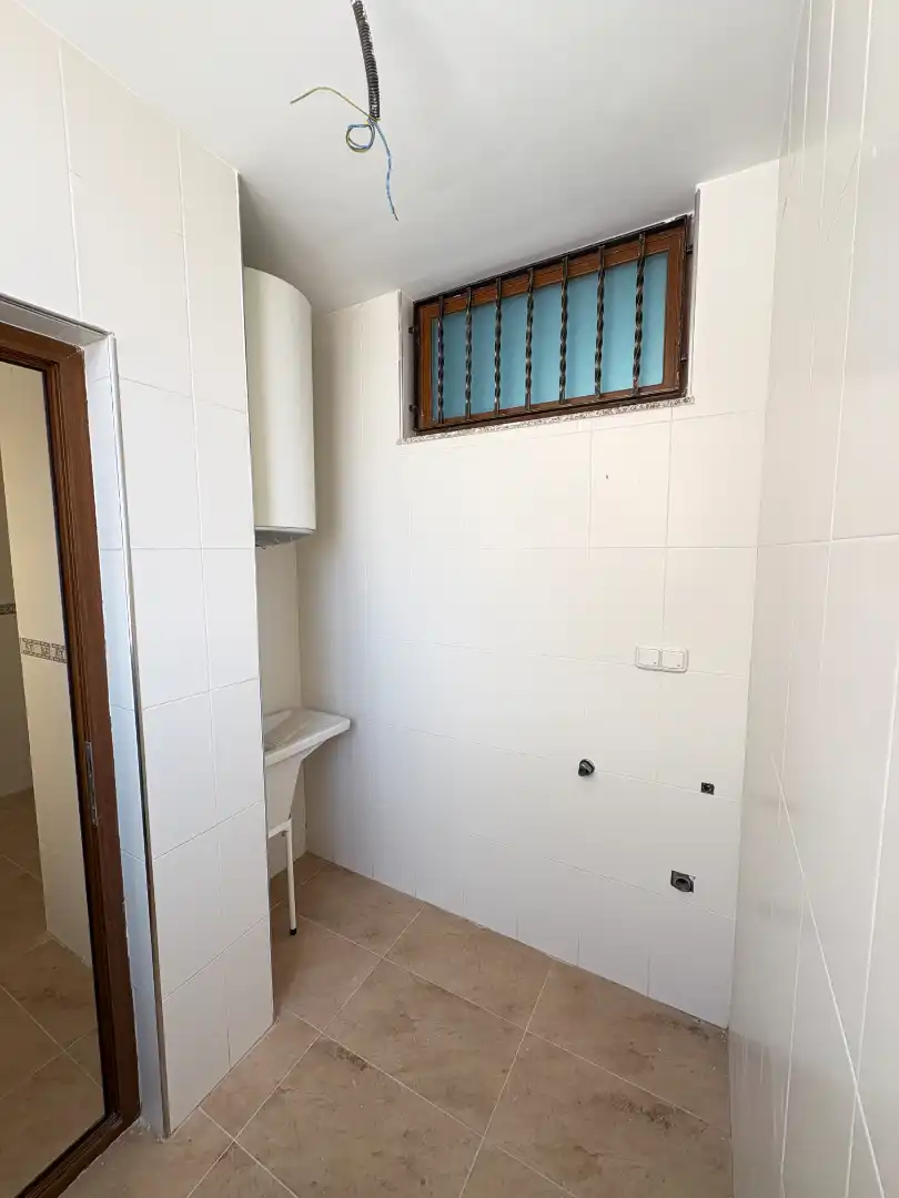 Badezimmer von Wohnung zum Verkauf in Los Alcázares mit Balkon