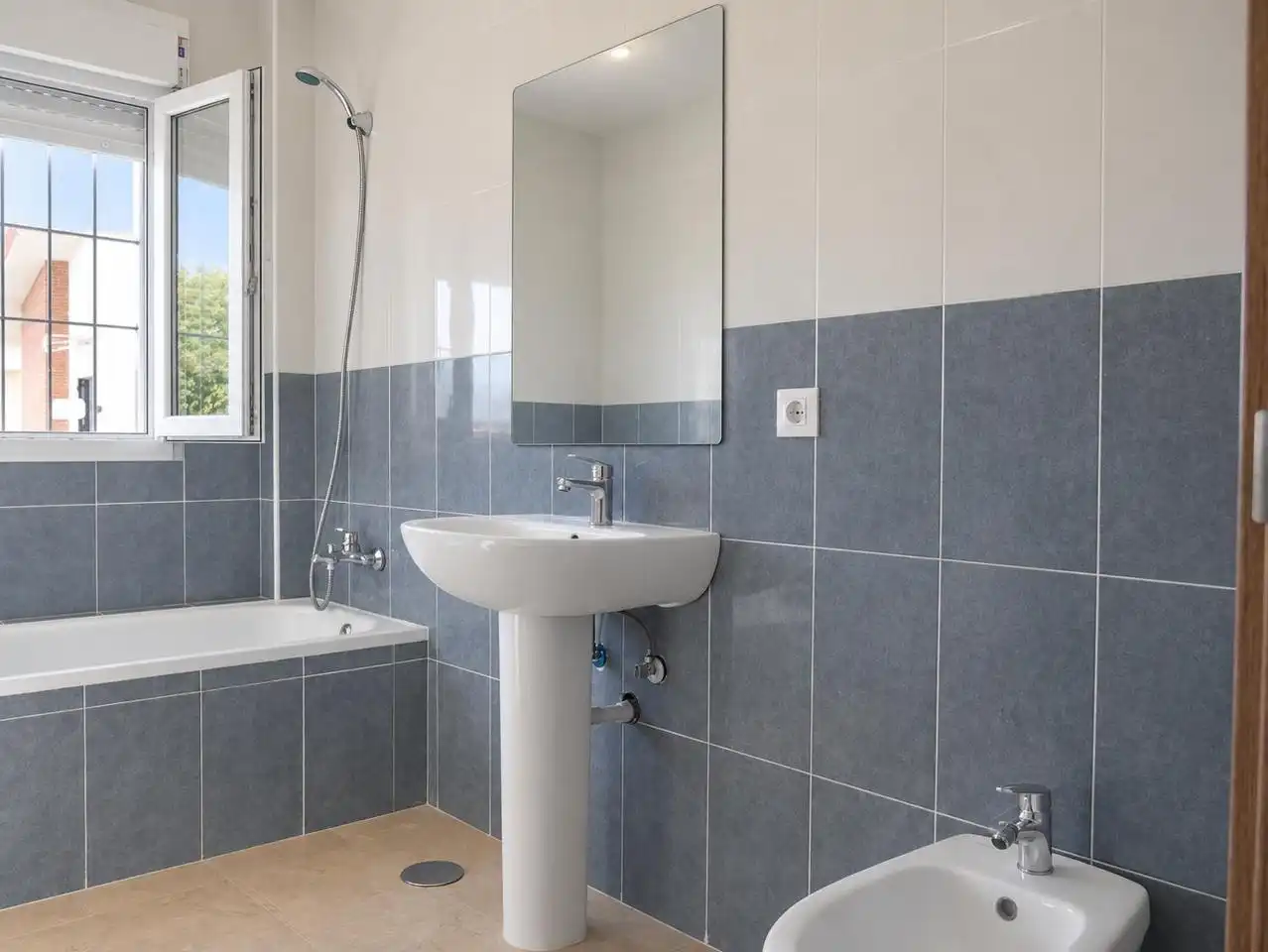 Badezimmer von Haus oder Chalet zum Verkauf in El Ronquillo, Sevilla