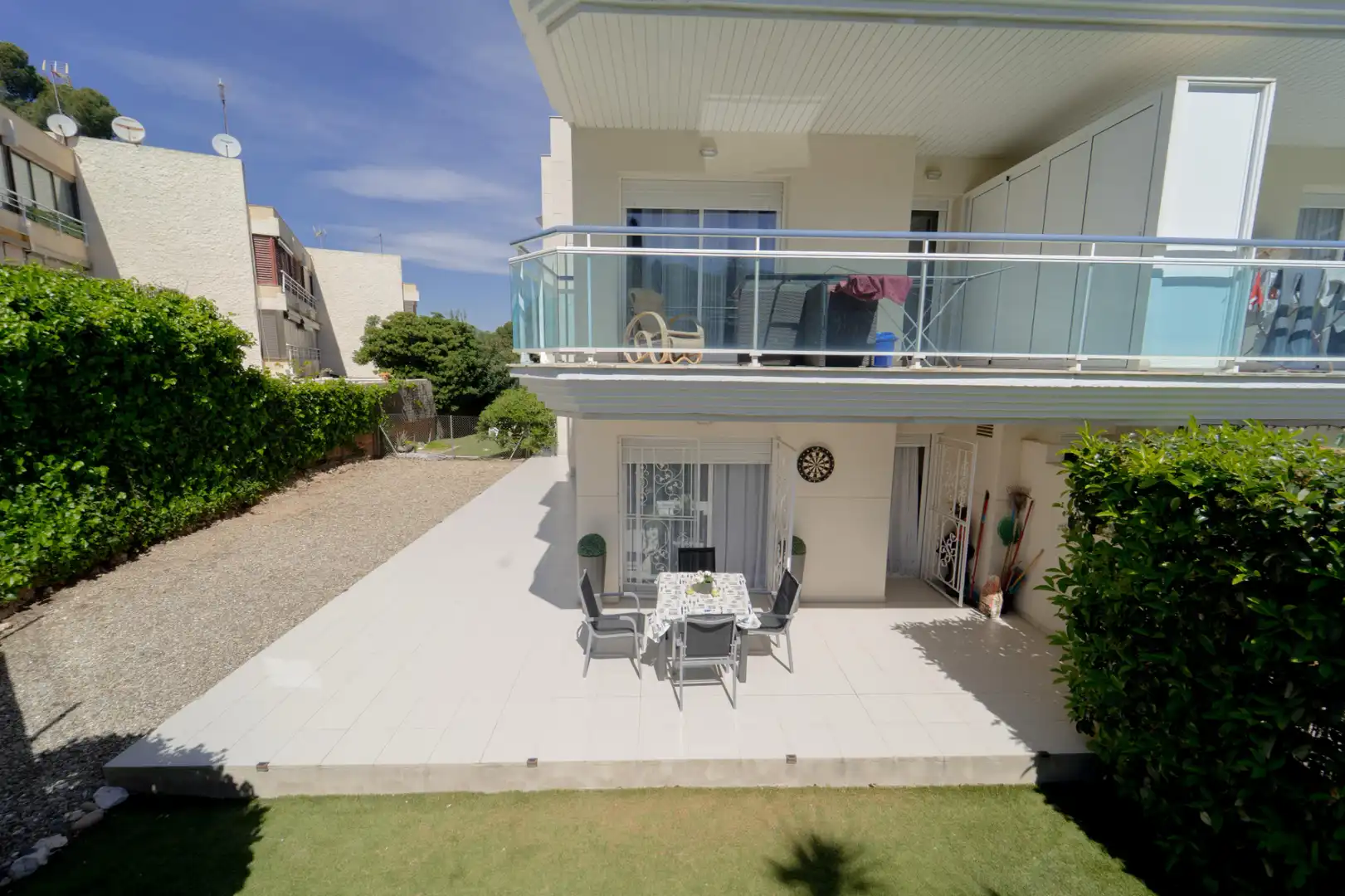 Terrasse von Erdgeschoss zum Verkauf in Salou mit Klimaanlage, Heizung und Privatgarten