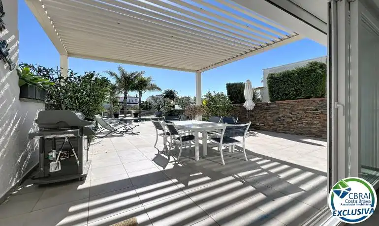 Casa con piscina en venta en Carrer Llobregat, imagen 16