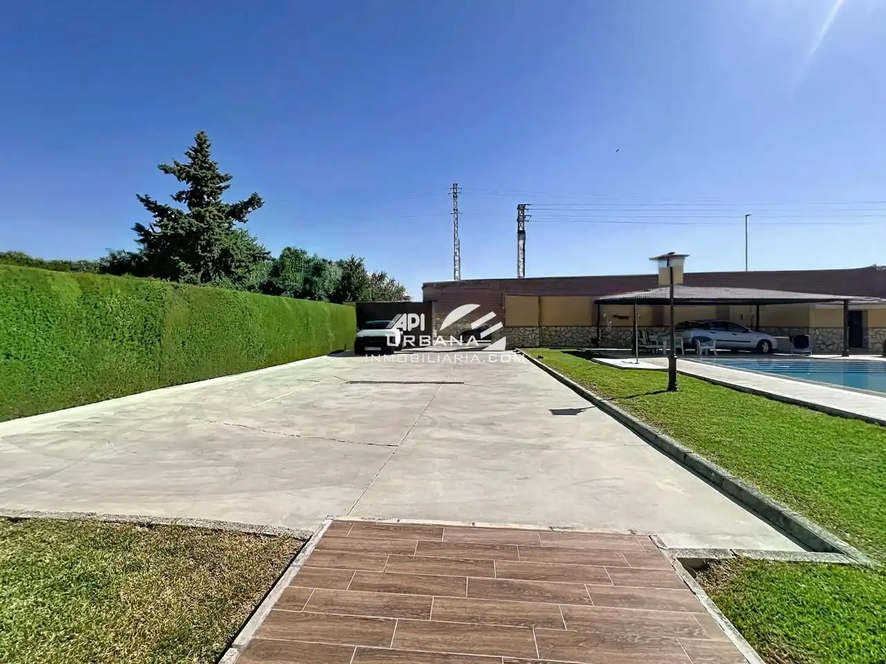 Aparcament de Casa o xalet en venda en Lucena amb Aire condicionat i Piscina