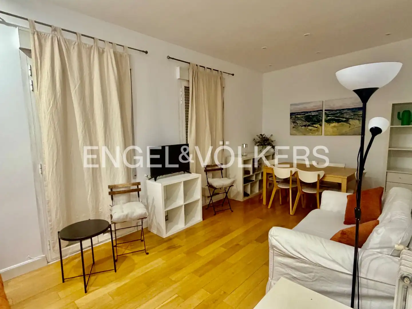 Wohnzimmer von Wohnung zur Miete in Madrid mit Heizung, Möbliert und Balkon