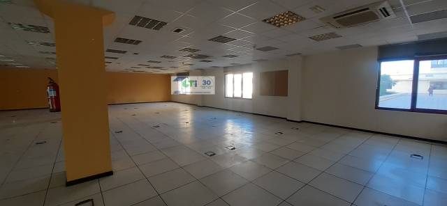 Oficina en Alquiler en CARRETERA DE MADRID , CENTRO EMPRESARIAL MIRALBUEN en Oliver