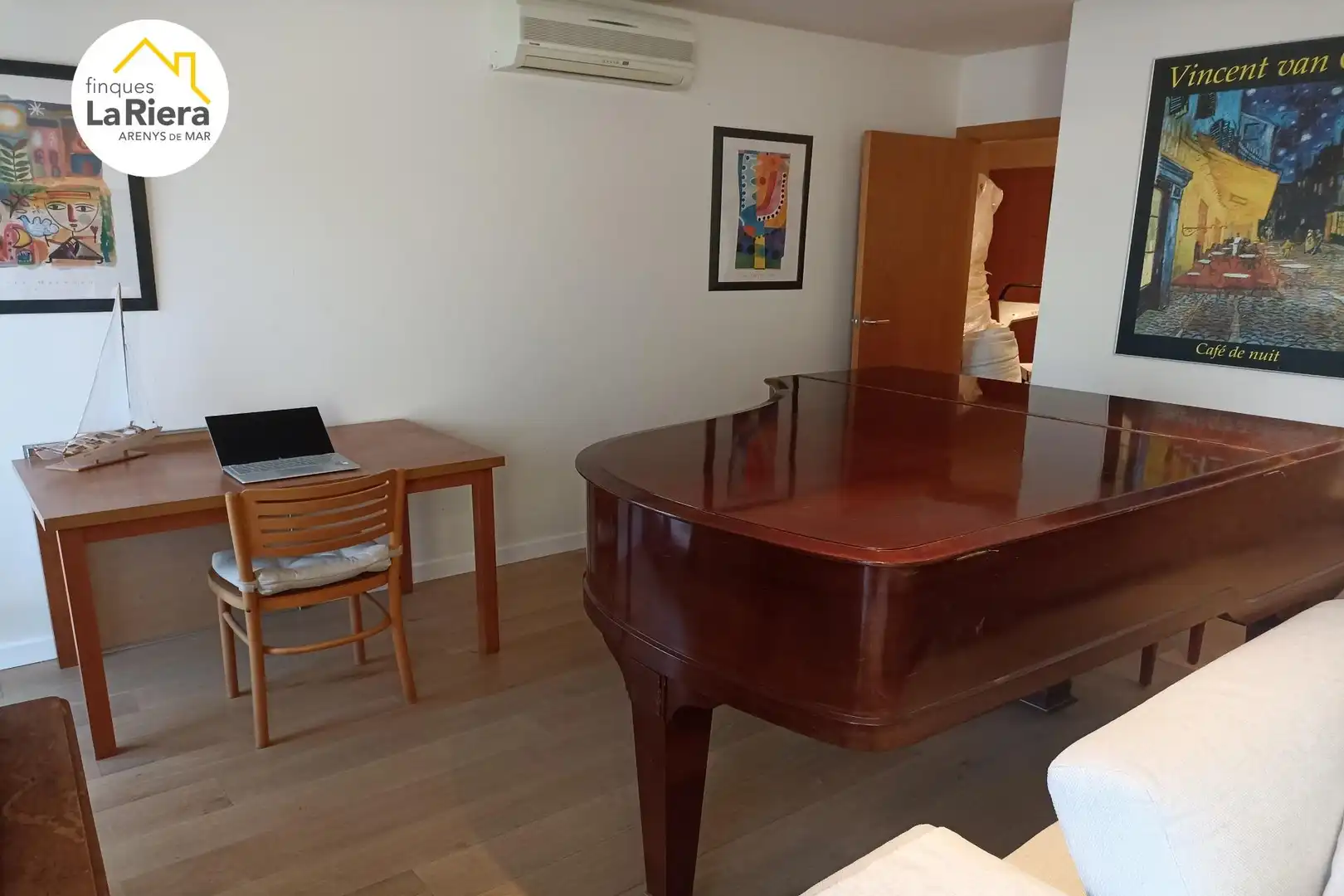 Menjador de Planta baixa en venda en Sant Andreu de Llavaneres amb Piscina comunitària