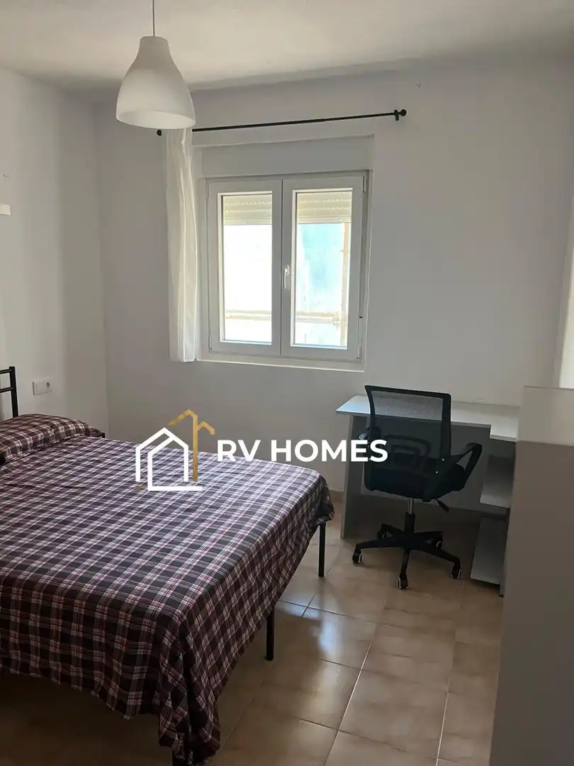 Habitación de Piso de alquiler en Cáceres con Terraza y Amueblado