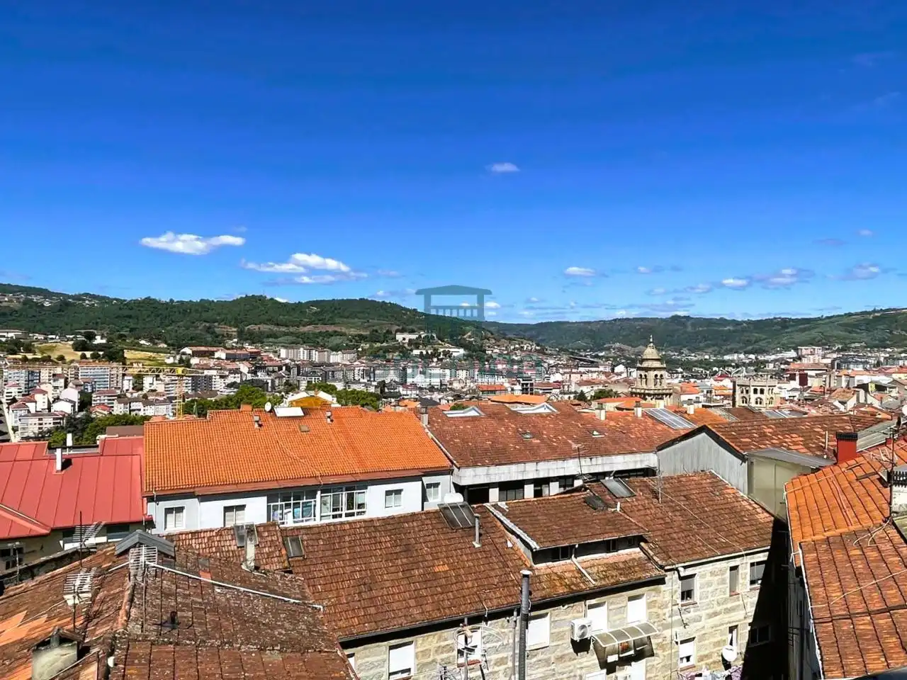 Vista exterior de Piso en venta en Ourense Capital  con Calefacción y Balcón