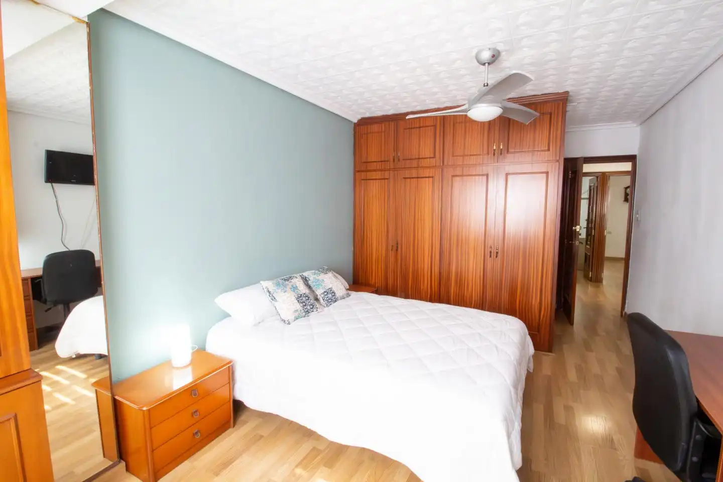 Bedroom of Flat for rent in Valencia  with Air Conditioner and Furnished