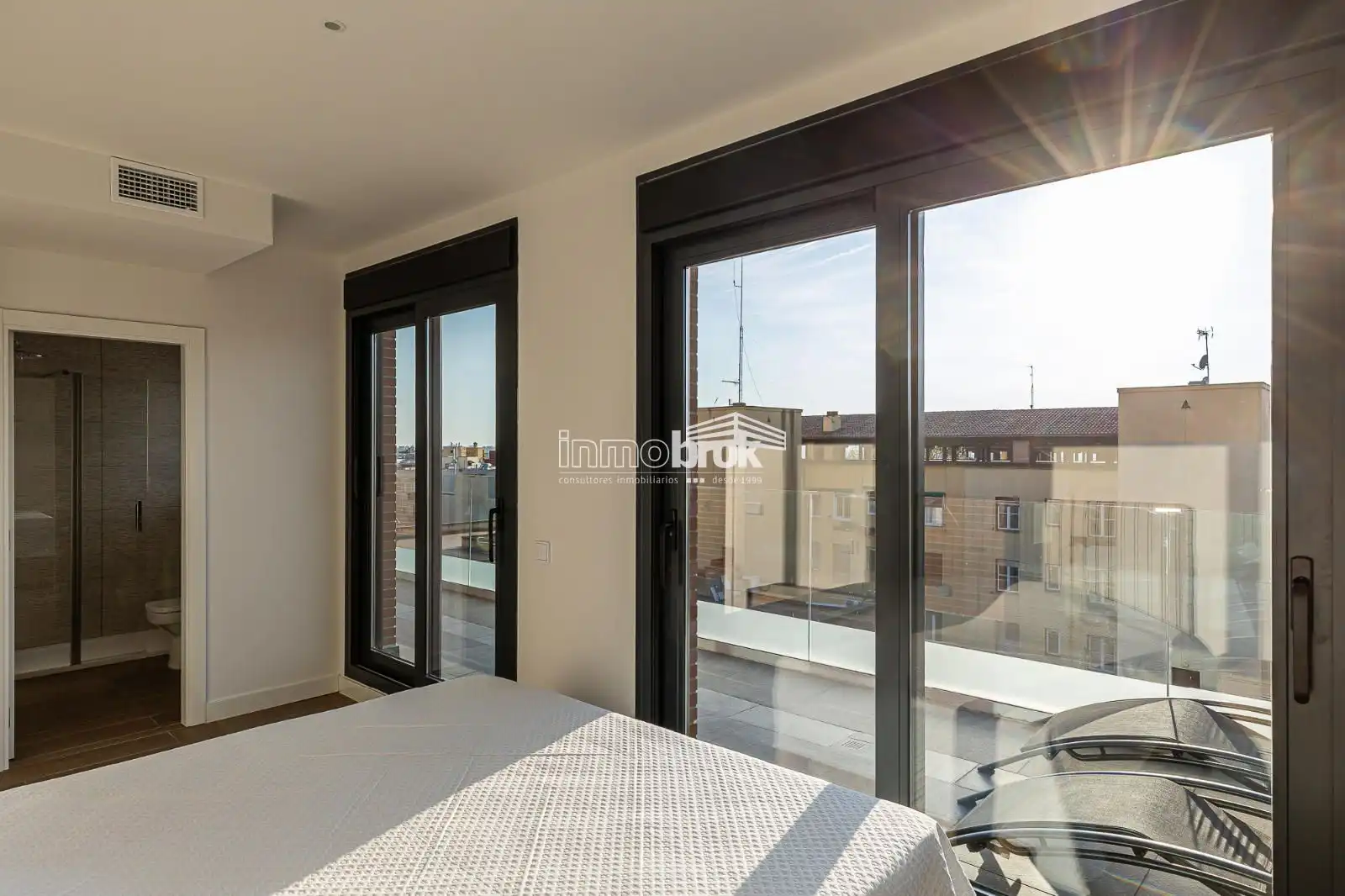 Habitación de Ático de alquiler en Madrid con Aire acondicionado, Calefacción y Terraza