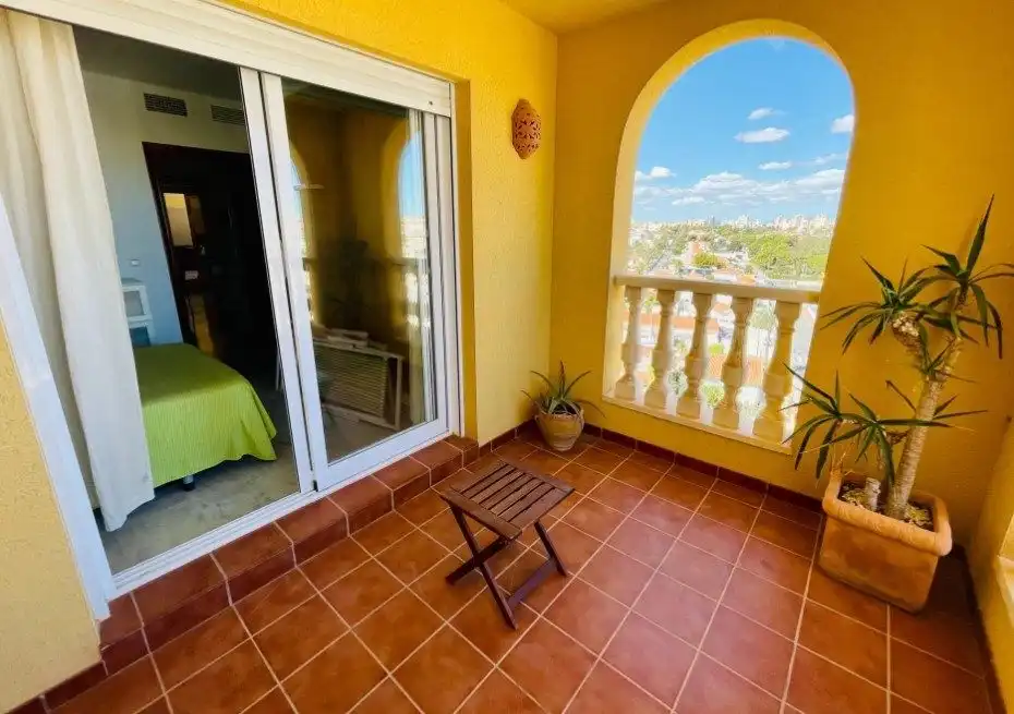 Apartamento con piscina en venta en Zona Carrefour - Urbanizaciones, imagen 9