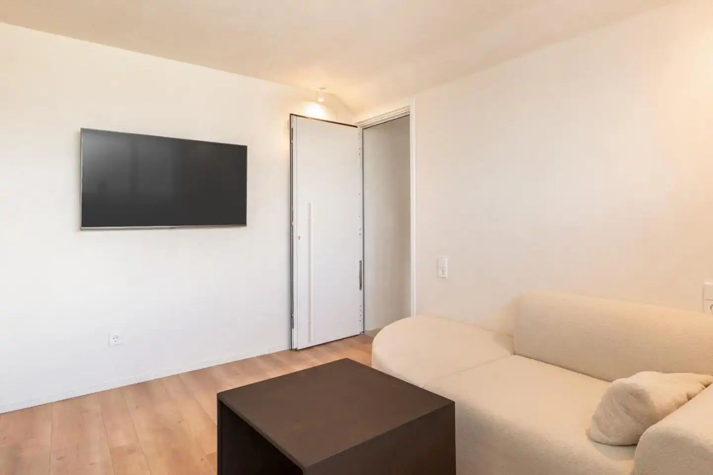 Living room of Houses for sale in A Coruña Capital   with Air Conditioner, Storage room and Balcony