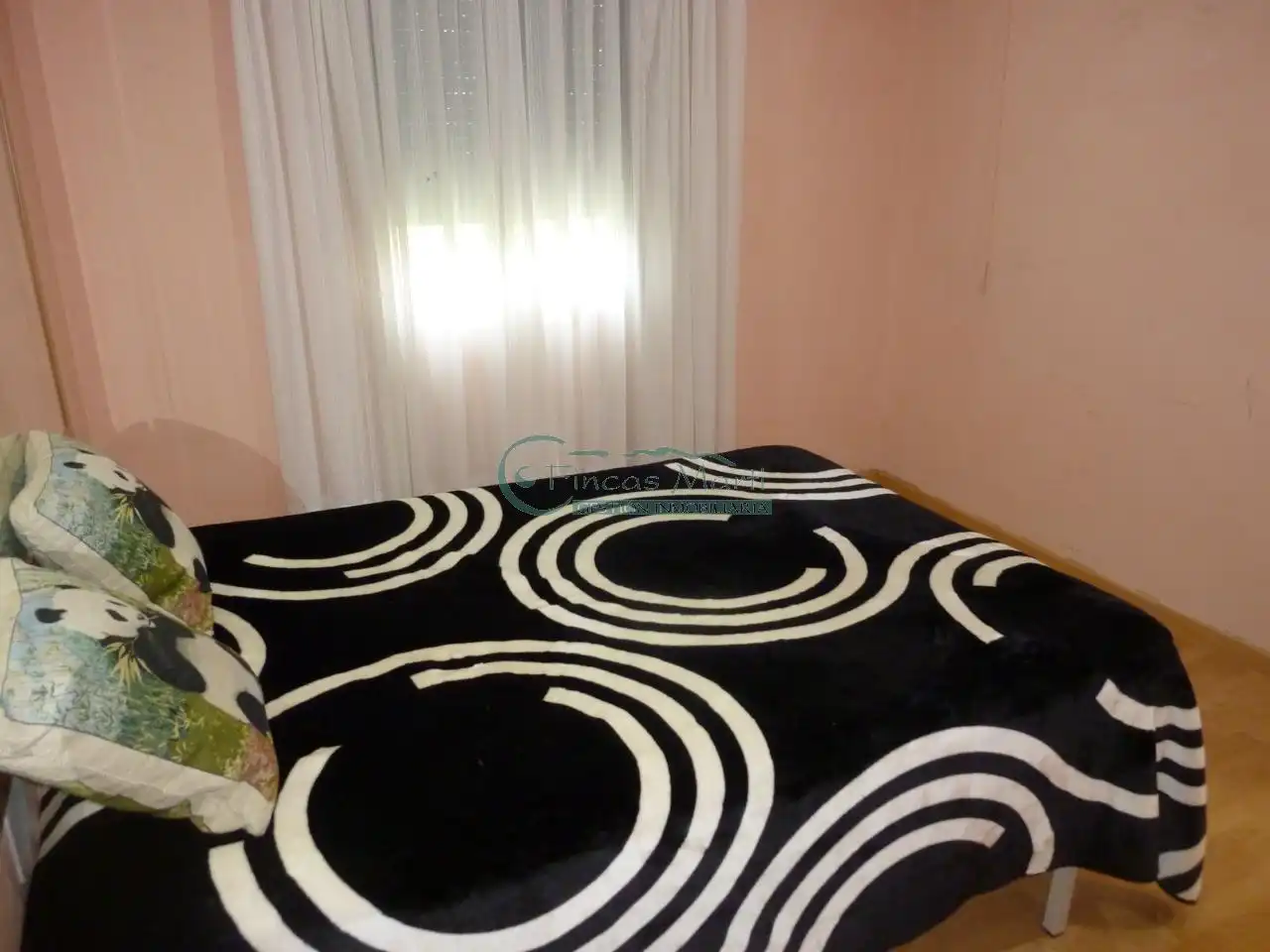 Habitación de Piso en venta en Vigo  con Calefacción y Balcón