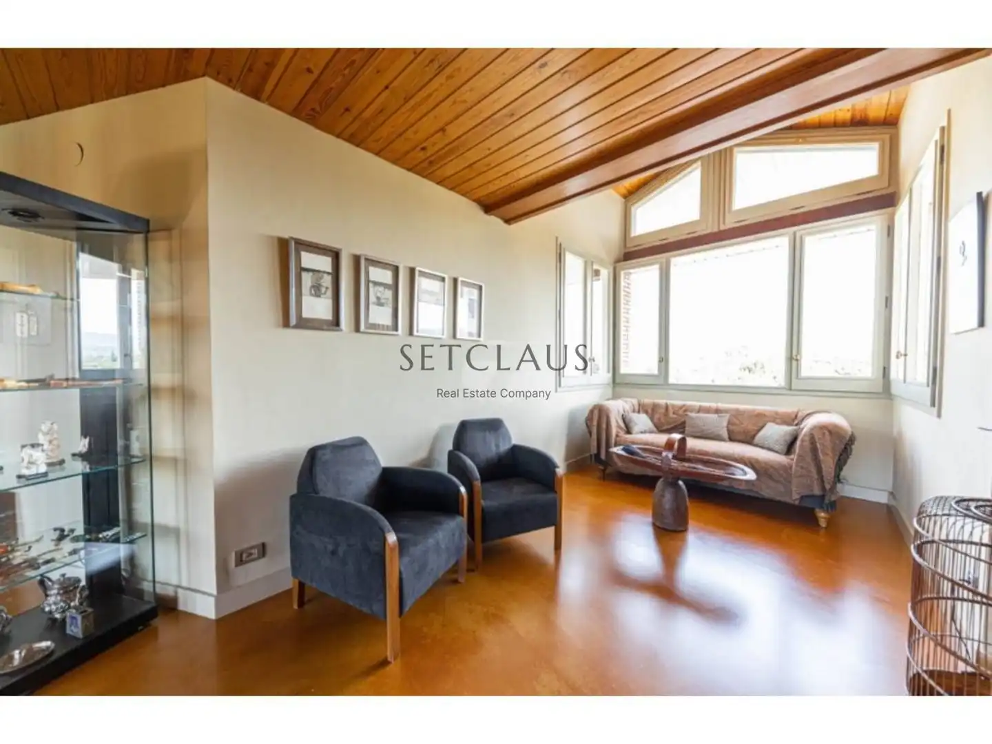 Sala d'estar de Casa o xalet en venda en Montornès del Vallès amb Aire condicionat, Calefacció i Jardí privat