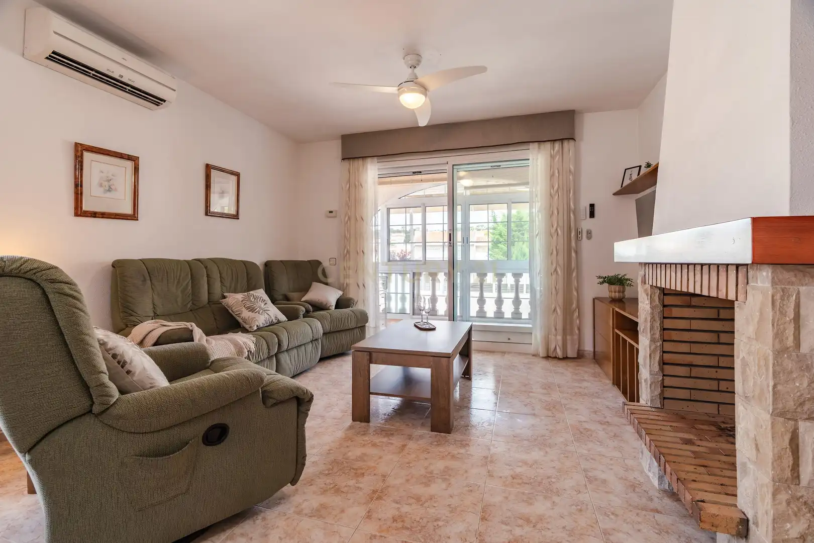 Sala de estar de Casa o chalet en venta en El Catllar  con Aire acondicionado y Trastero