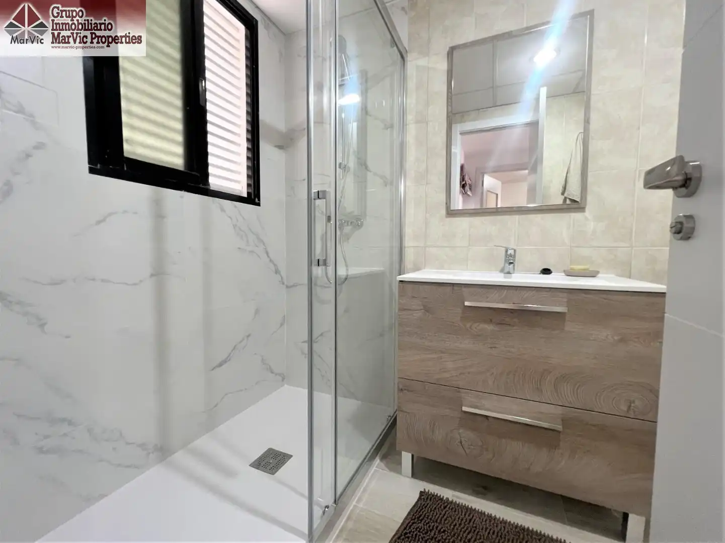 Bathroom of Flat for rent in Benidorm  with Air Conditioner, Terrace and Furnished