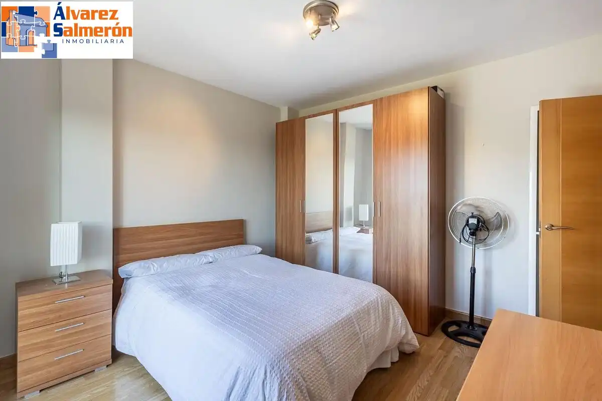 Habitación de Casa adosada en venta en Huétor Vega con Aire acondicionado, Terraza y Trastero