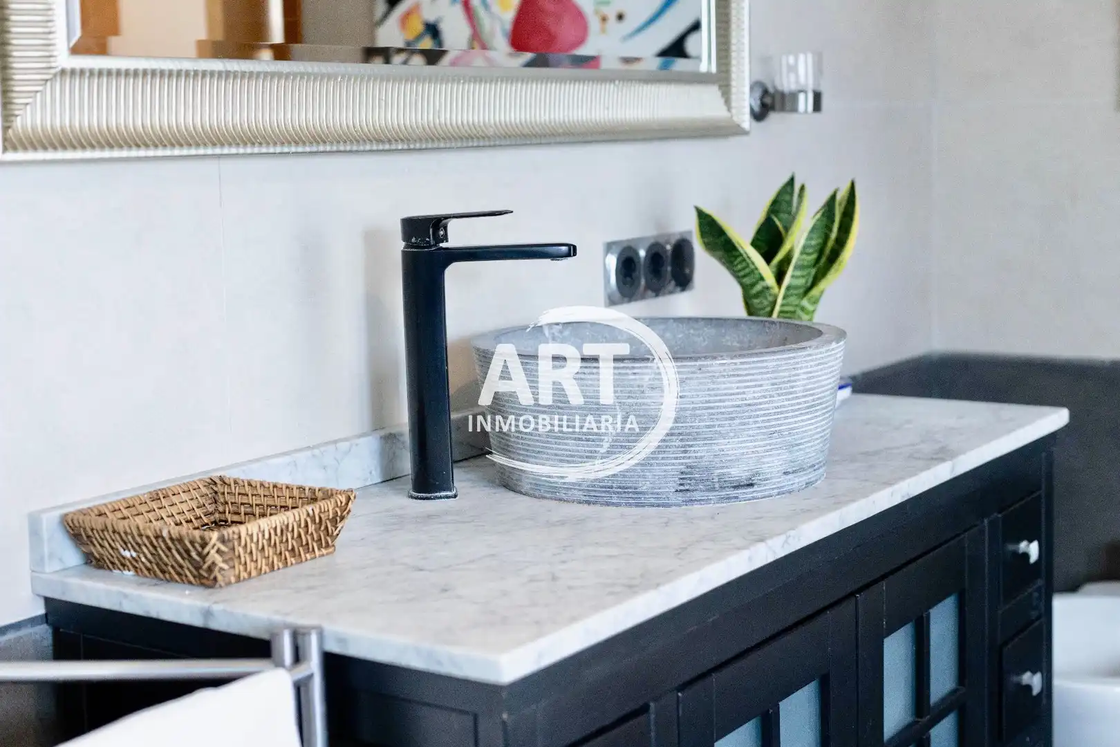 Bathroom of Houses for sale in L'Eliana  with Air Conditioner, Heating and Terrace