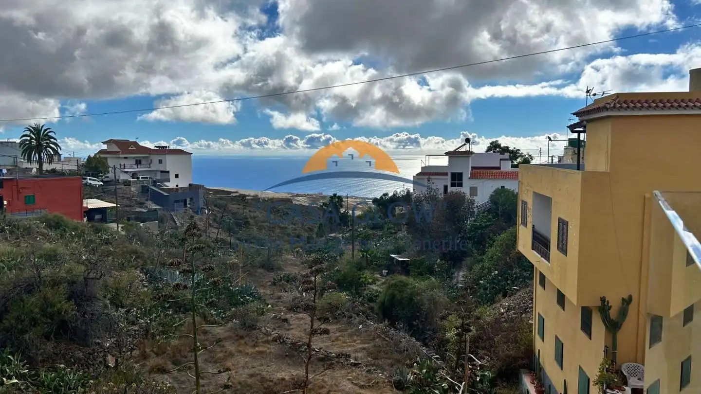 Außenansicht von Einfamilien-Reihenhaus zum Verkauf in Guía de Isora mit Klimaanlage, Heizung und Terrasse