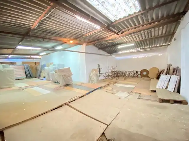 Nave industrial en venta en Badajoz