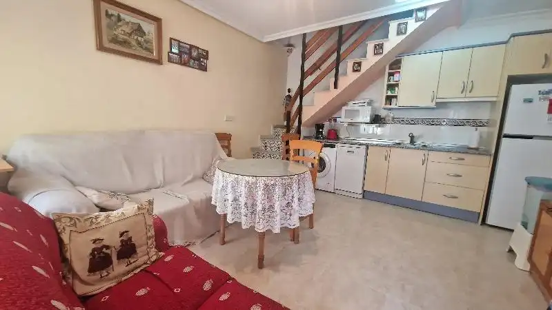 Sala de estar de Casa o chalet en venta en Torrevieja con Amueblado y Piscina comunitaria