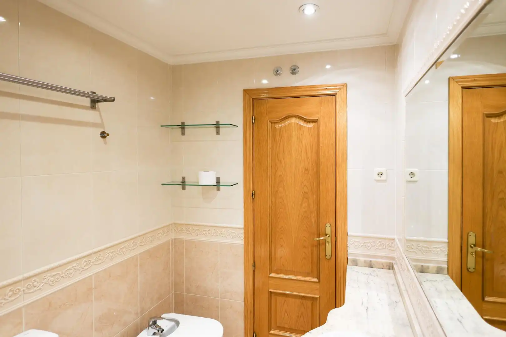Bany de Apartament en venda en Madrid amb Aire condicionat, Calefacció i Parquet