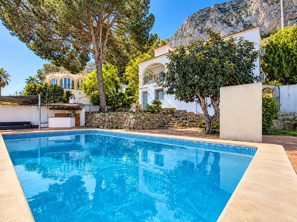 Swimming pool of Houses for sale in El Montgó