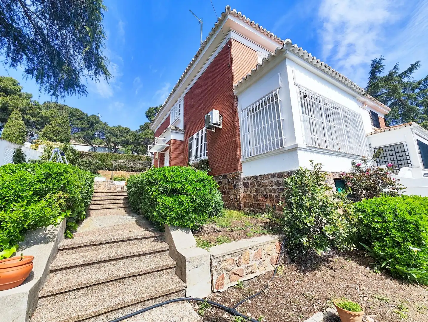 Vista exterior de Casa o chalet en venta en Puertollano con Aire acondicionado, Calefacción y Jardín privado