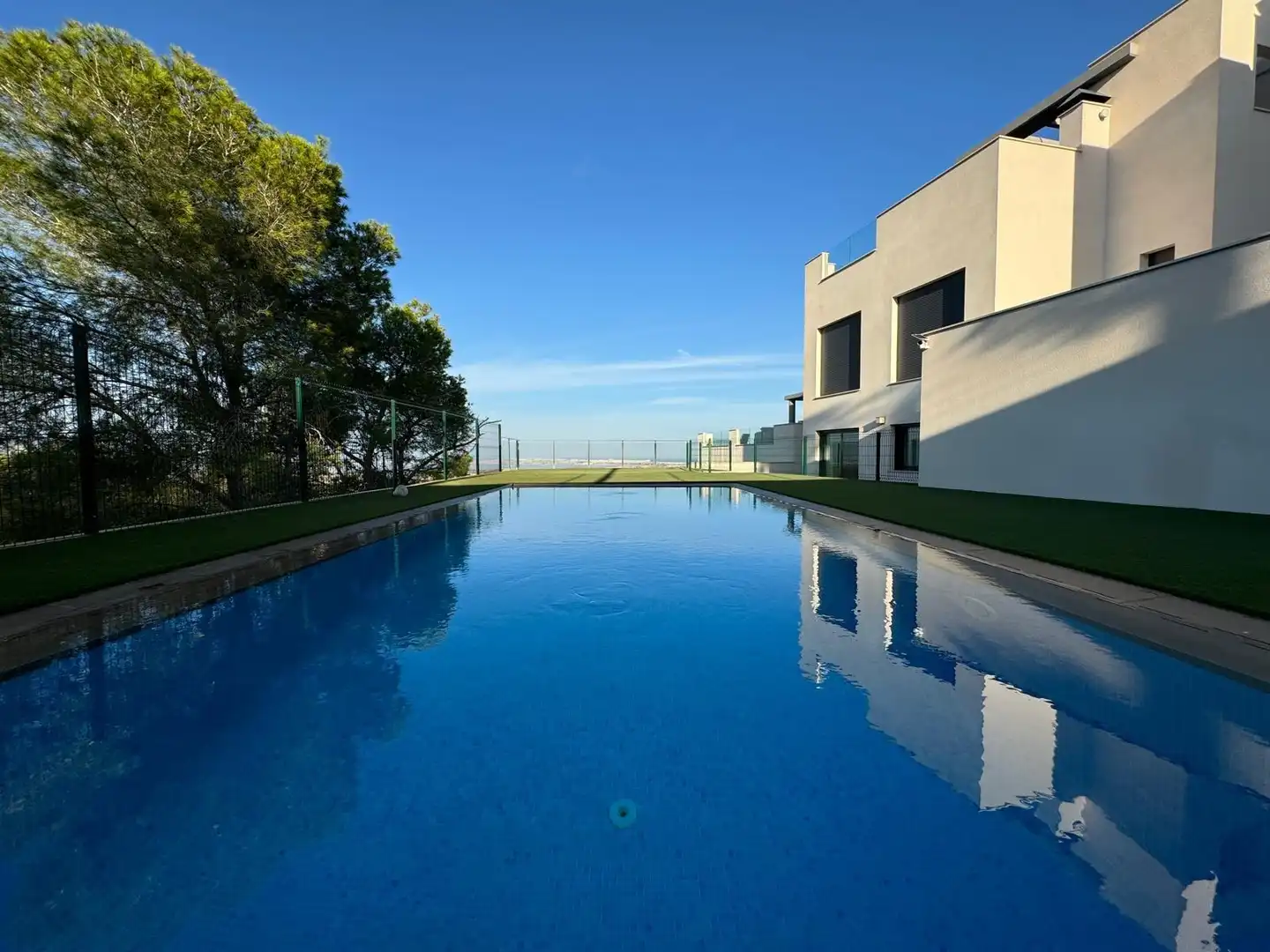 Bungalow con piscina en venta en Calle de los chrimines