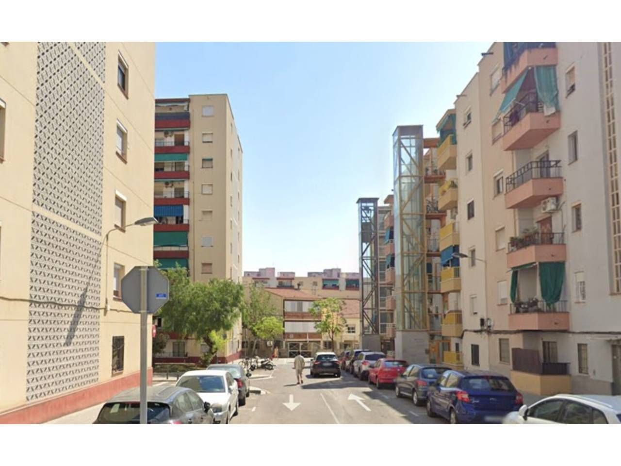 Vista exterior de Pis en venda en Sant Boi de Llobregat amb Jardí privat