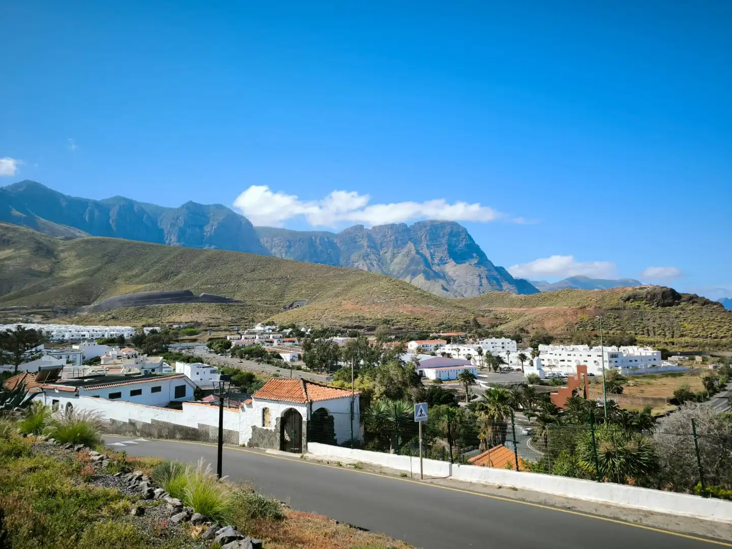 Vista exterior de Casa o xalet en venda en Agaete amb Jardí privat, Terrassa i Moblat