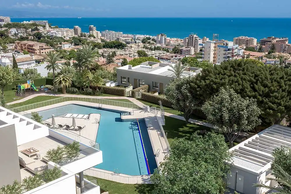 Piscina de Casa o xalet en venda en Torremolinos amb Terrassa i Piscina comunitària