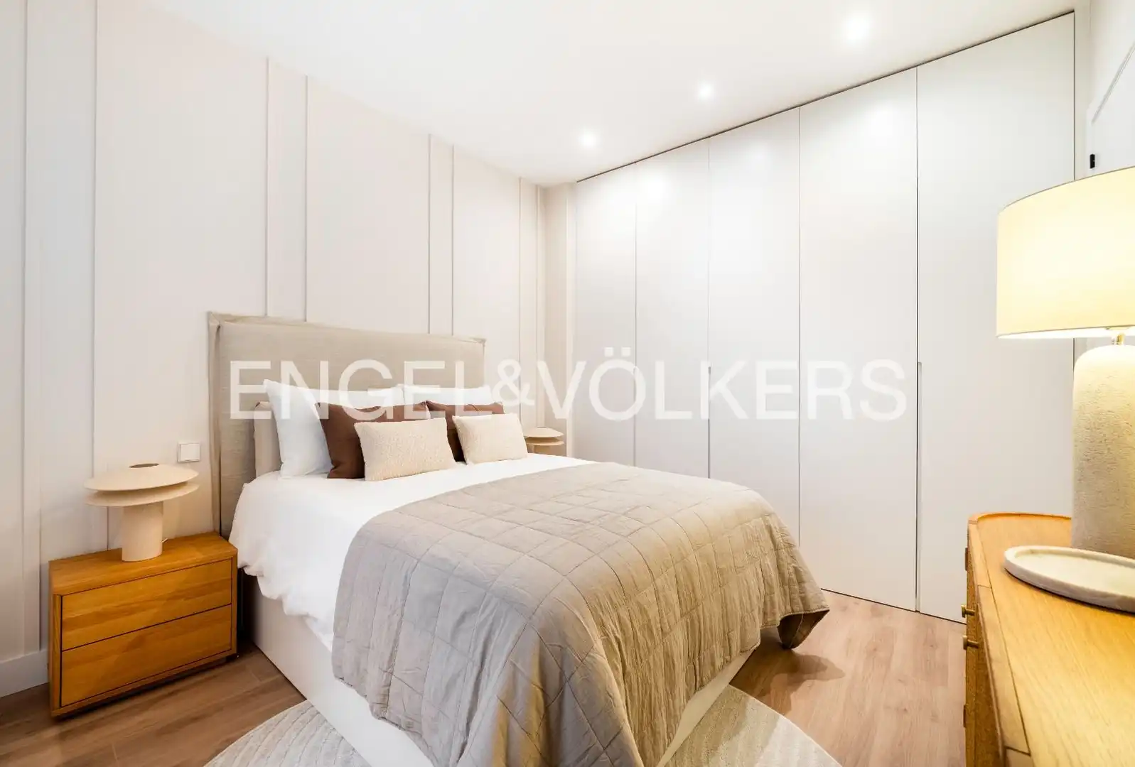 Schlafzimmer von Wohnung zur Miete in Madrid mit Klimaanlage, Heizung und Terrasse