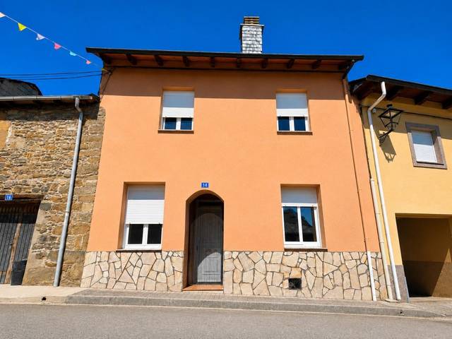 Casa adosada en Venta en Noceda del Bierzo