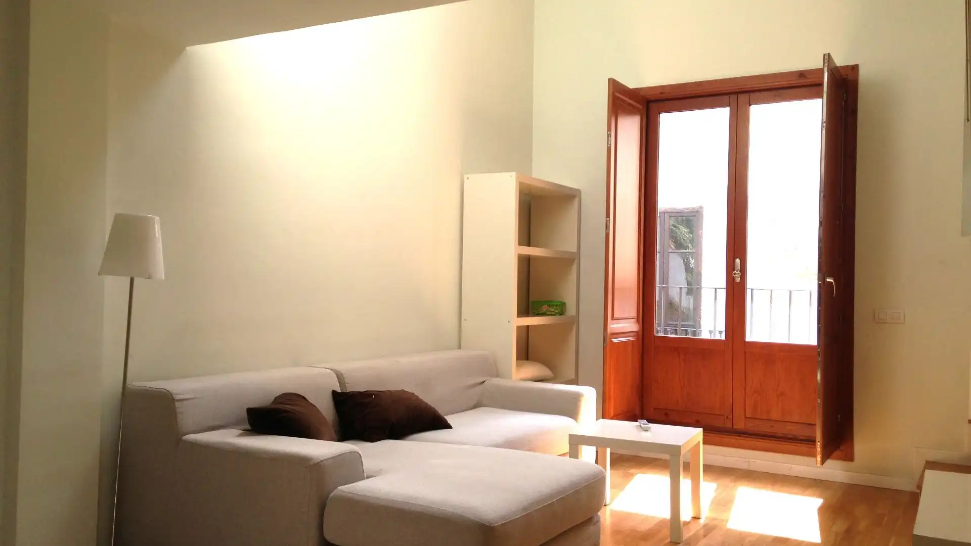 Sala de estar de Piso de alquiler en  Valencia Capital con Aire acondicionado, Calefacción y Amueblado