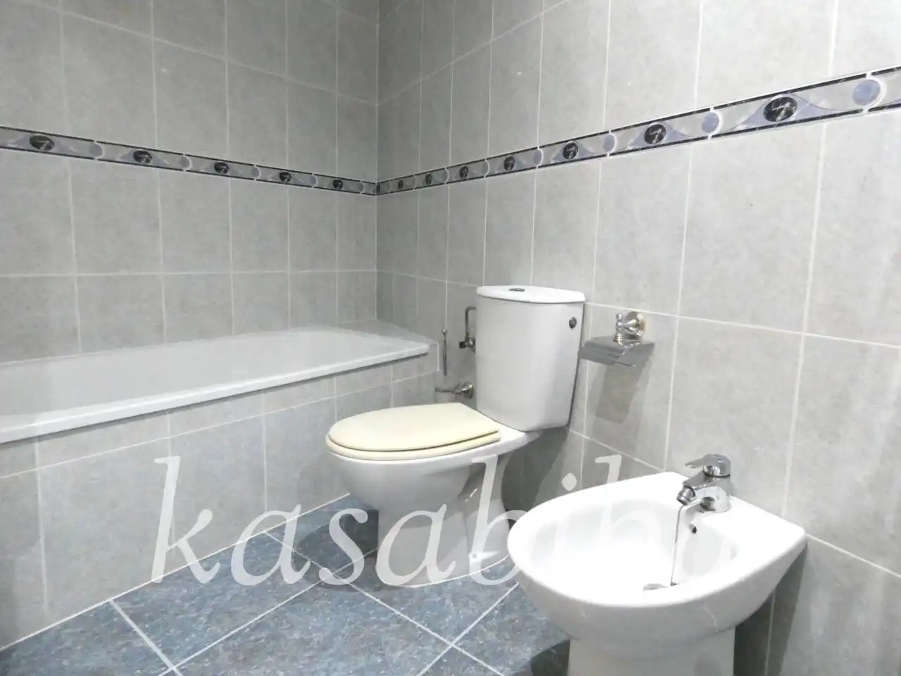 Piso en venta en Calle Ramón Muntaner, Avenida de la Paz
