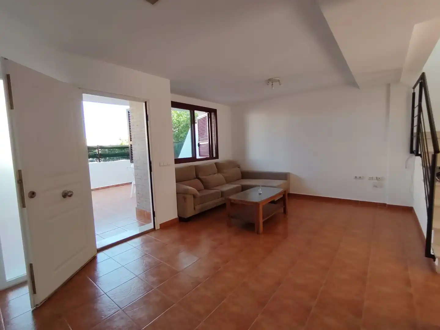 Wohnzimmer von Einfamilien-Reihenhaus zum Verkauf in Oropesa del Mar / Orpesa mit Terrasse, Abstellraum und Ofen