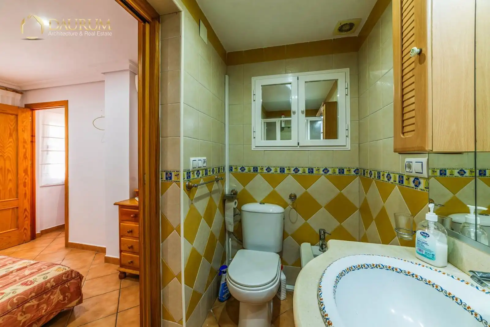 Badezimmer von Wohnung zum Verkauf in Almonte mit Klimaanlage, Heizung und Terrasse