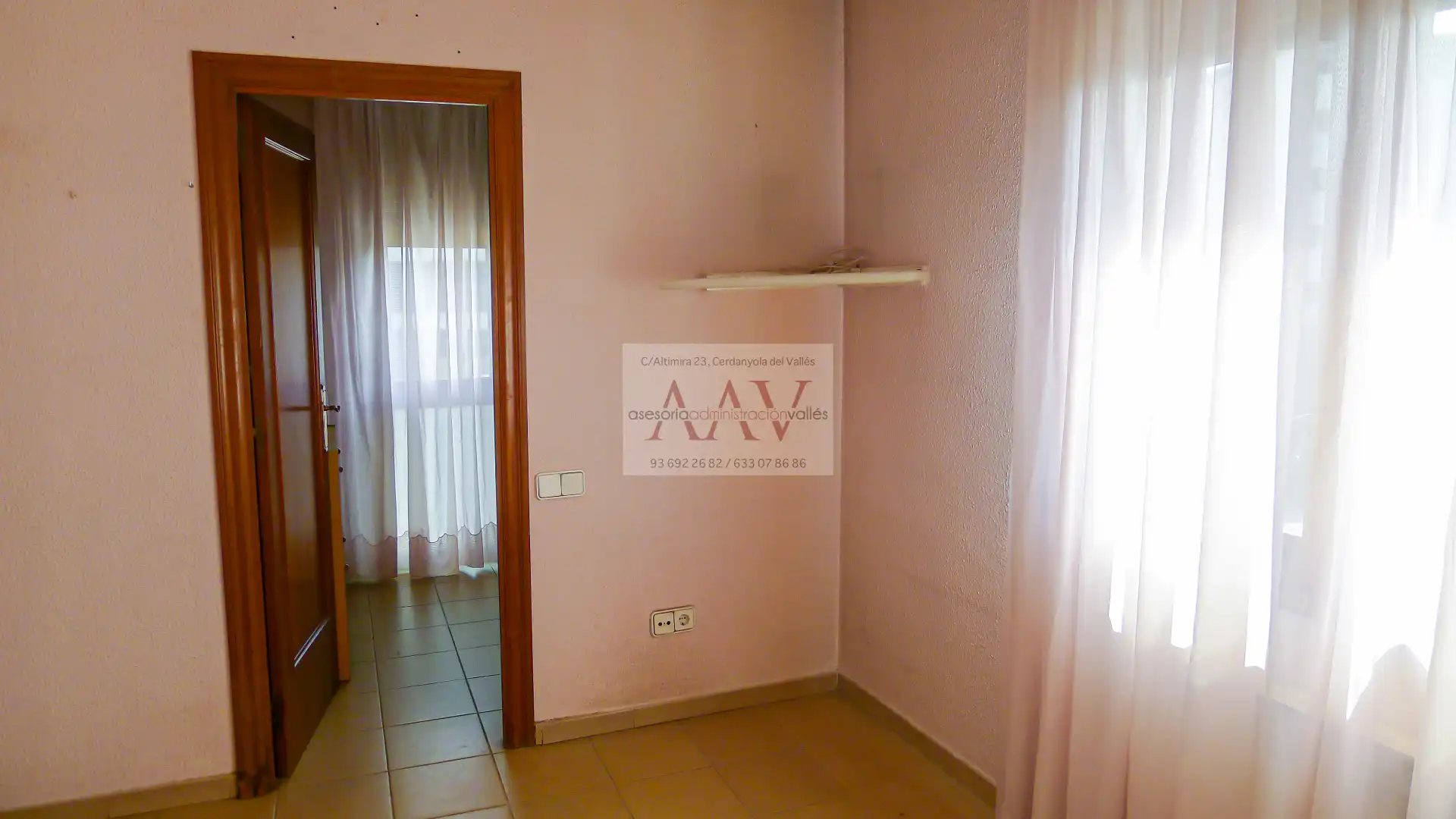 Habitación de Casa o chalet en venta en Cerdanyola del Vallès con Calefacción, Jardín privado y Terraza