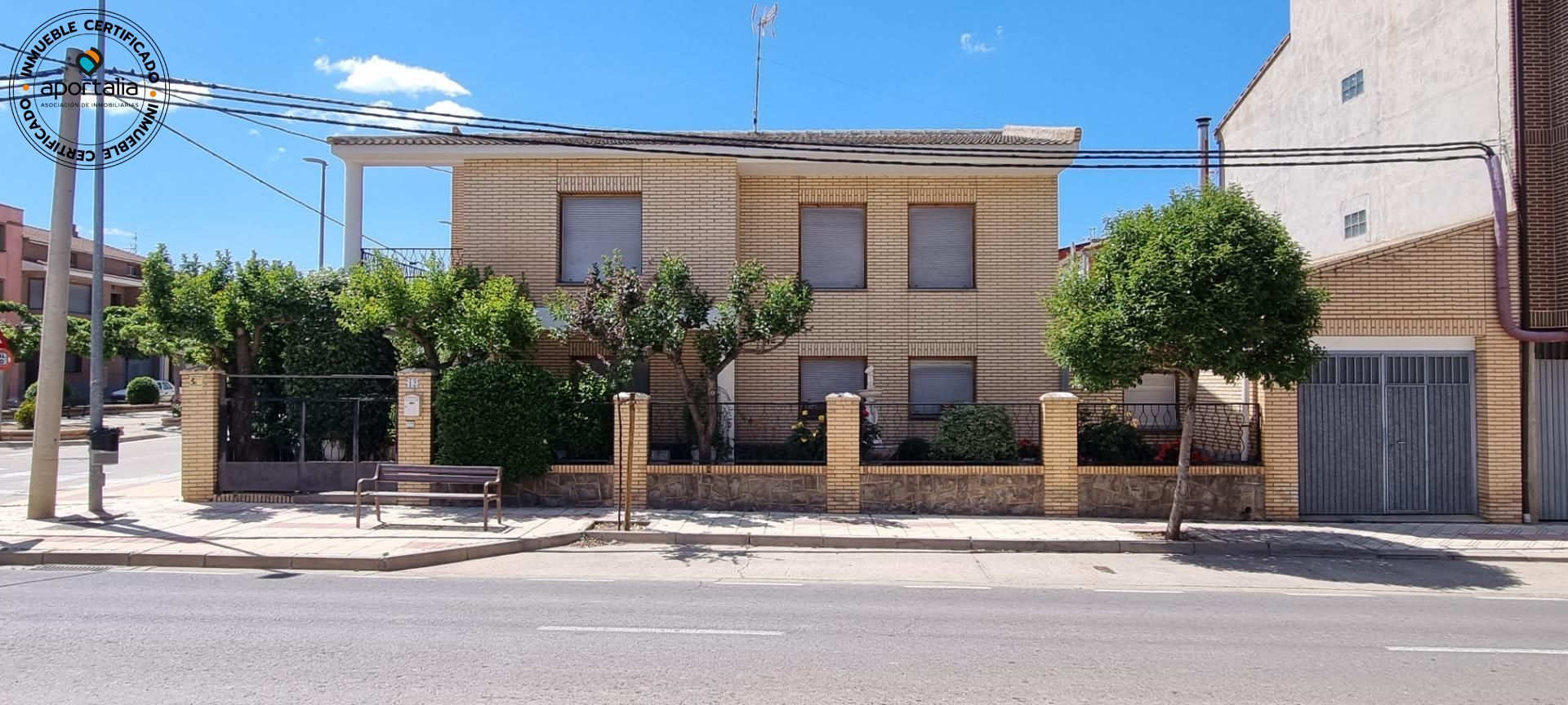 Exterior view of House or chalet for sale in La Almunia de Doña Godina   with Heating, Private garden and Terrace