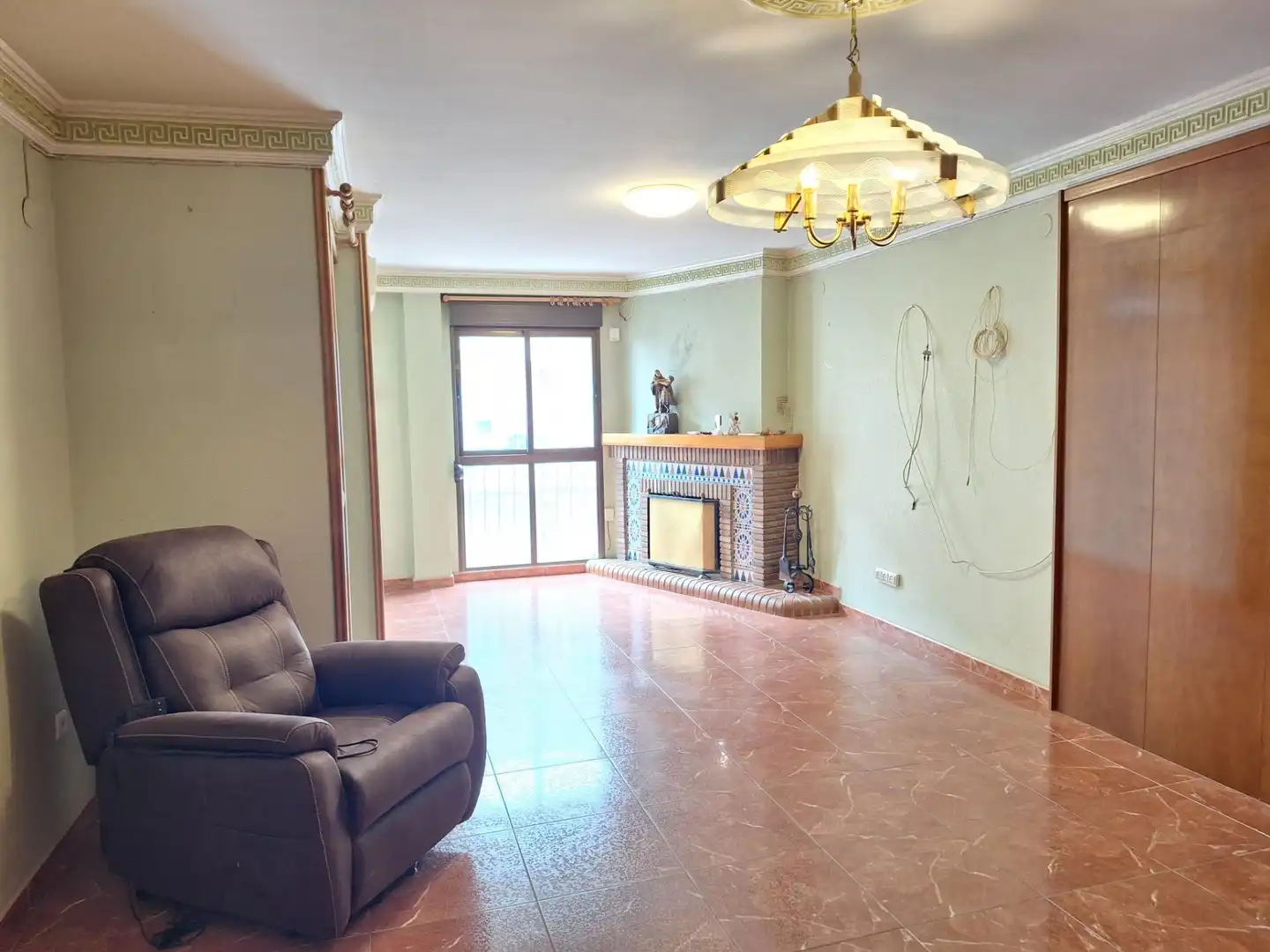 Sala d'estar de Casa adosada en venda en Algemesí amb Aire condicionat, Terrassa i Balcó