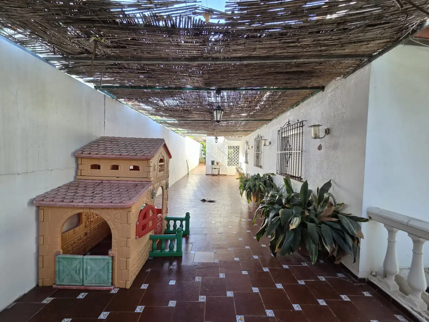 Houses for sale in Algeciras  with Swimming Pool and Furnished