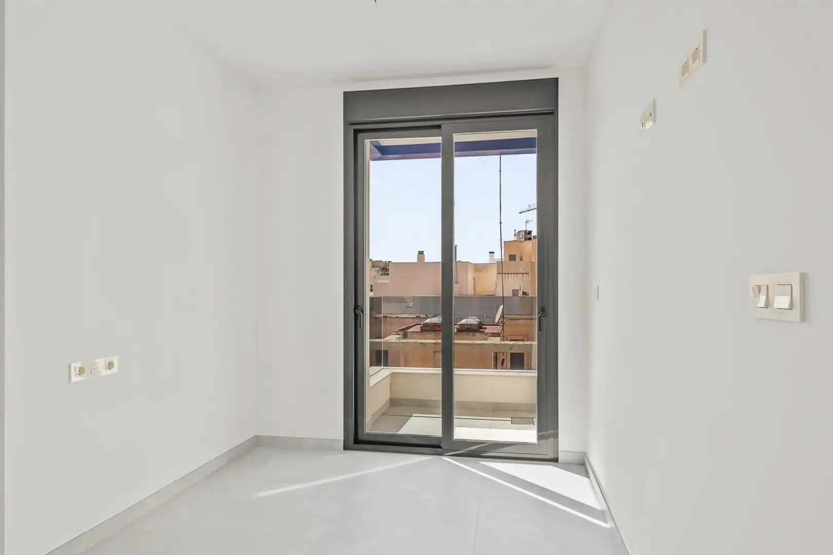 Schlafzimmer von Wohnung zum Verkauf in Torrevieja mit Klimaanlage, Heizung und Terrasse