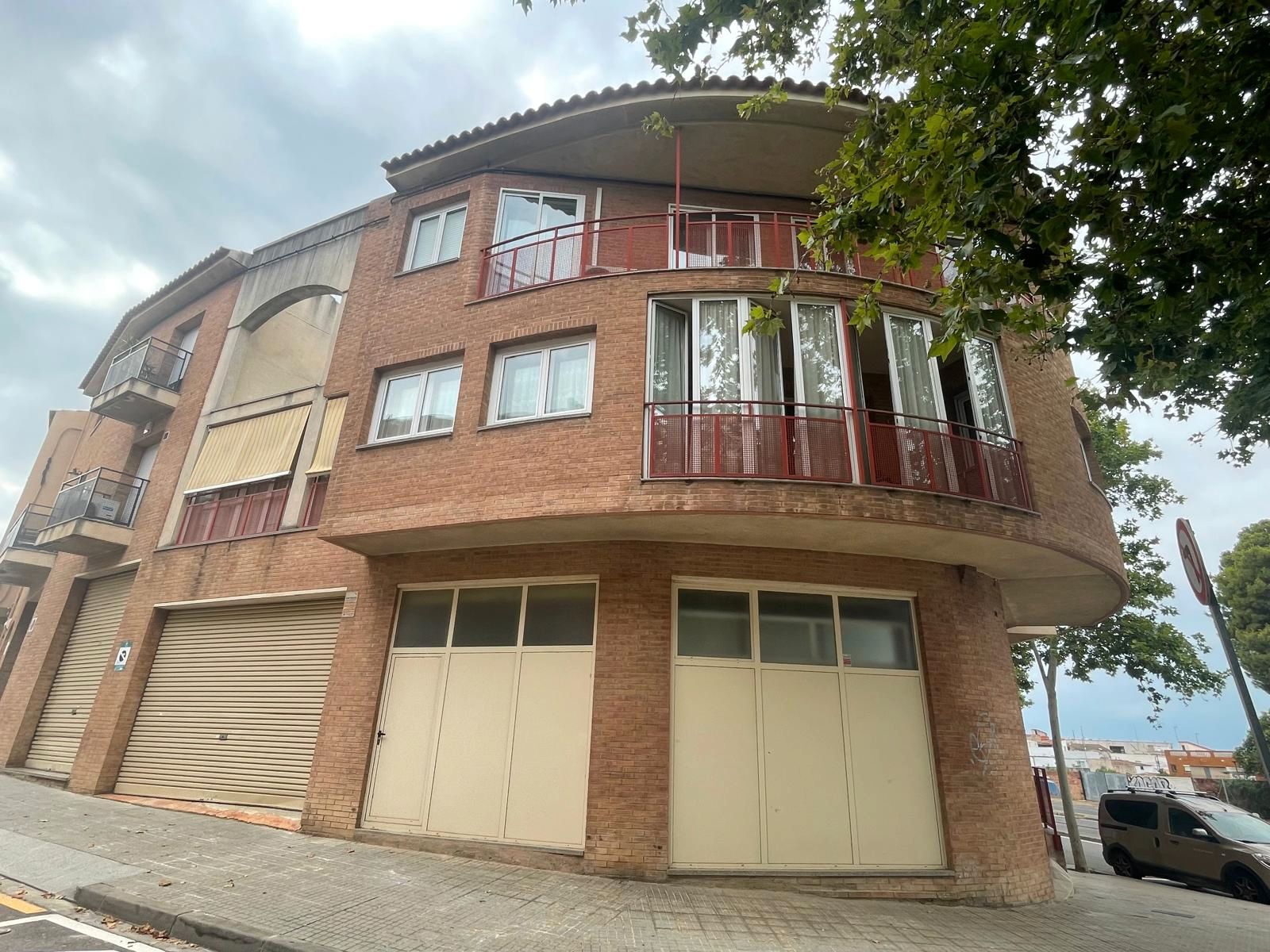 Exterior view of Single-family semi-detached for sale in Reus  with Air Conditioner, Heating and Storage room