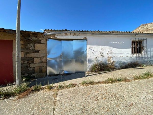 Exterior view of Industrial buildings for sale in La Fregeneda 