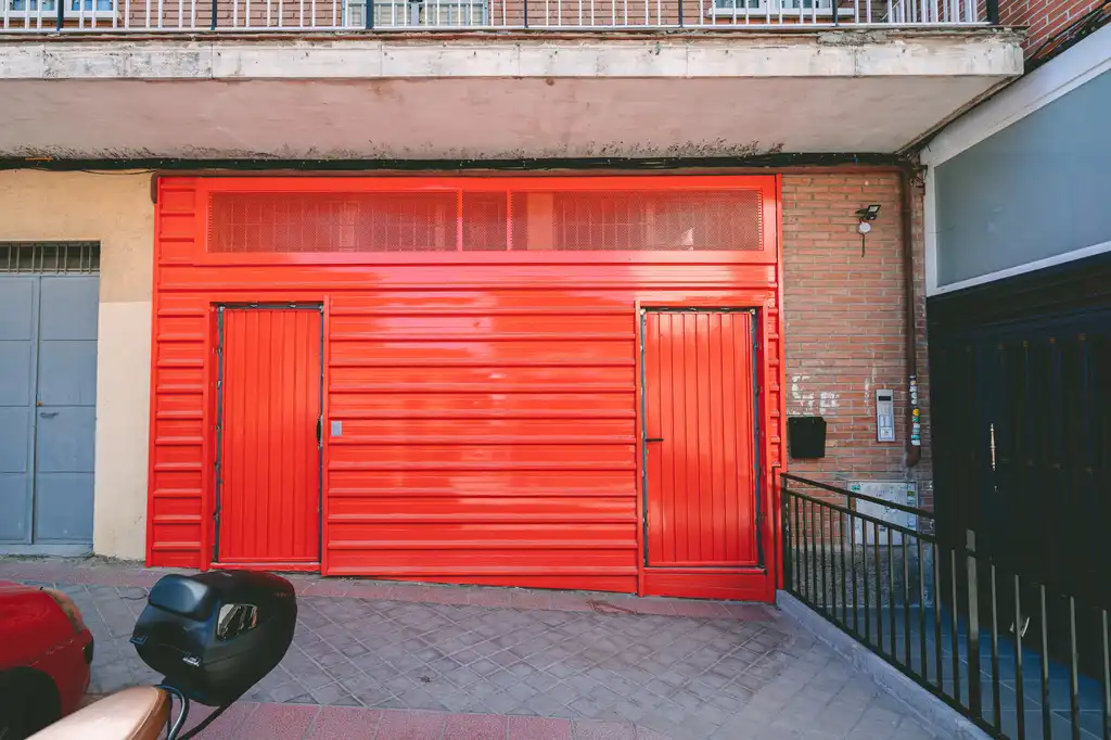 Vista exterior de Traster de lloguer en Madrid amb Alarma