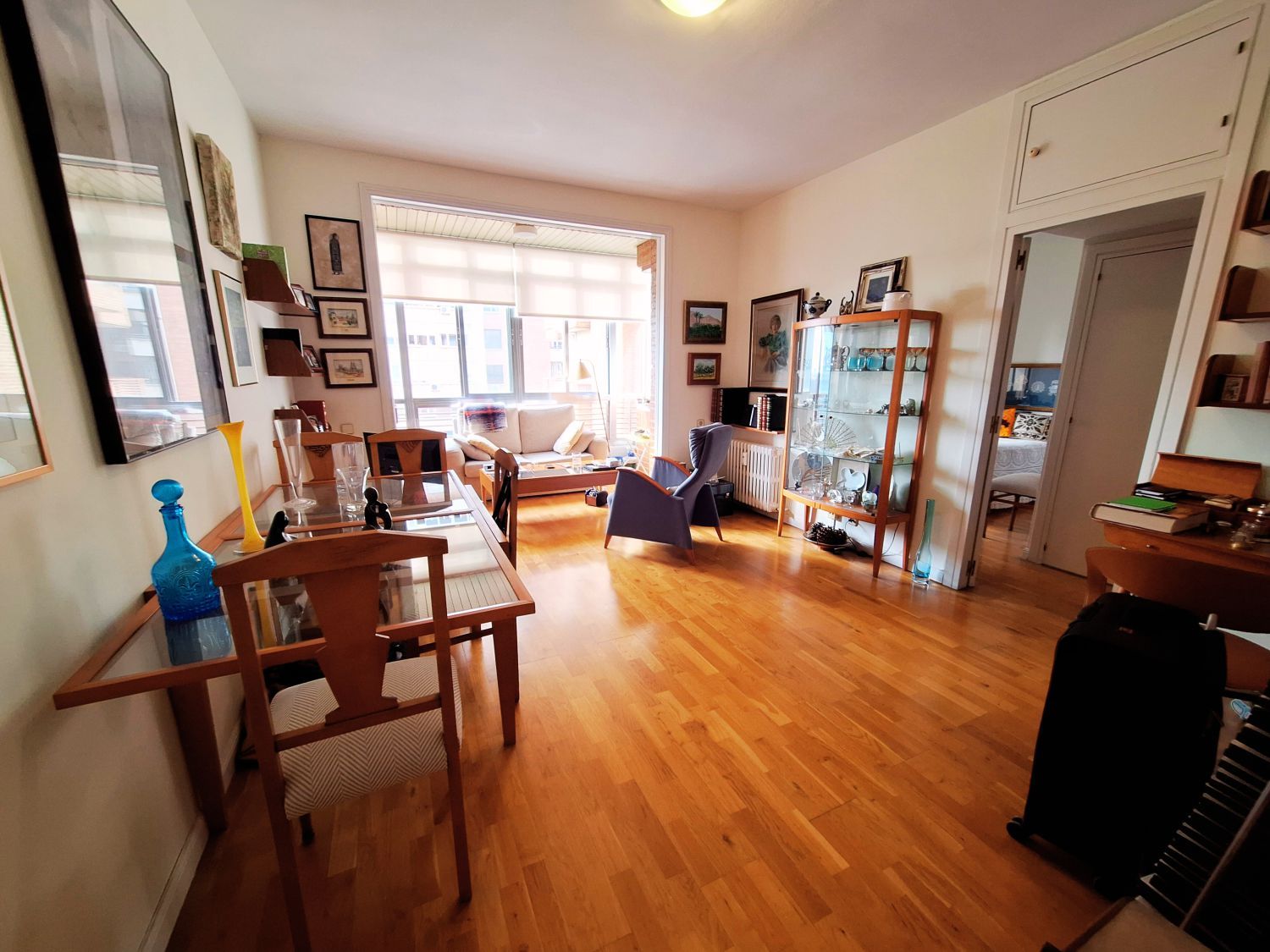 Sala de estar de Piso en venta en  Madrid Capital con Calefacción, Parquet y Terraza