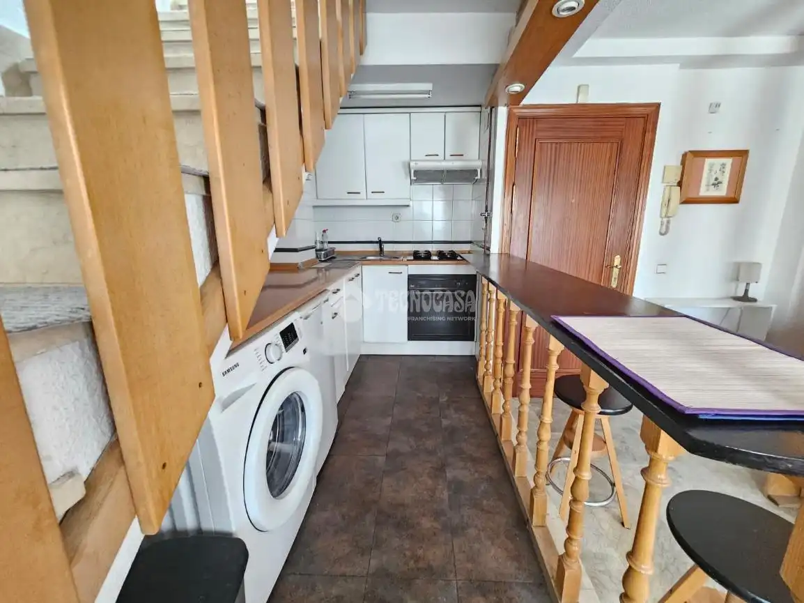 Küche von Dachboden zum Verkauf in Madrid mit Heizung, Terrasse und Balkon