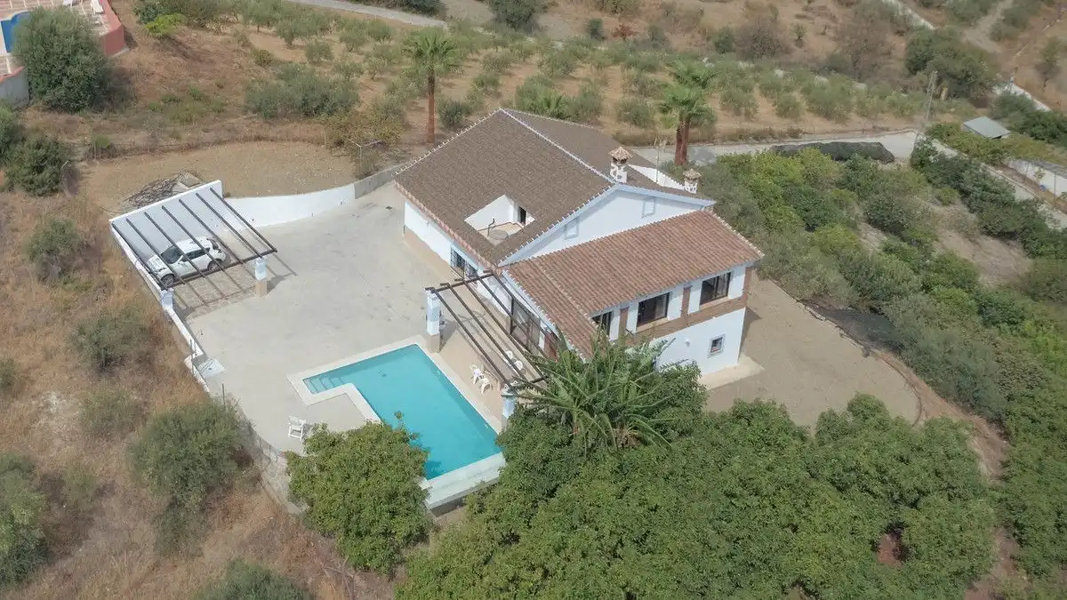 Maison avec piscine à vendre à Coín