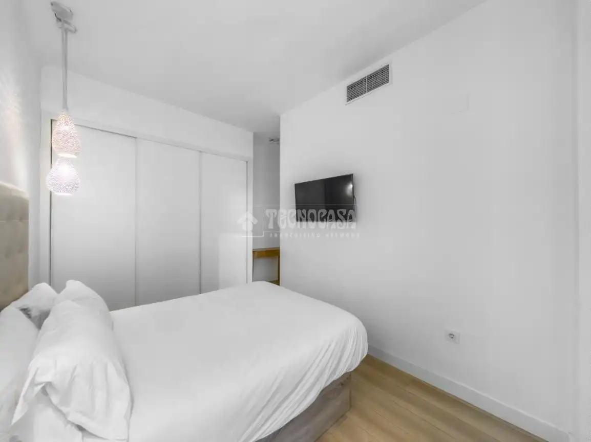 Bedroom of Flat for sale in Madrid  with Air Conditioner and Heating
